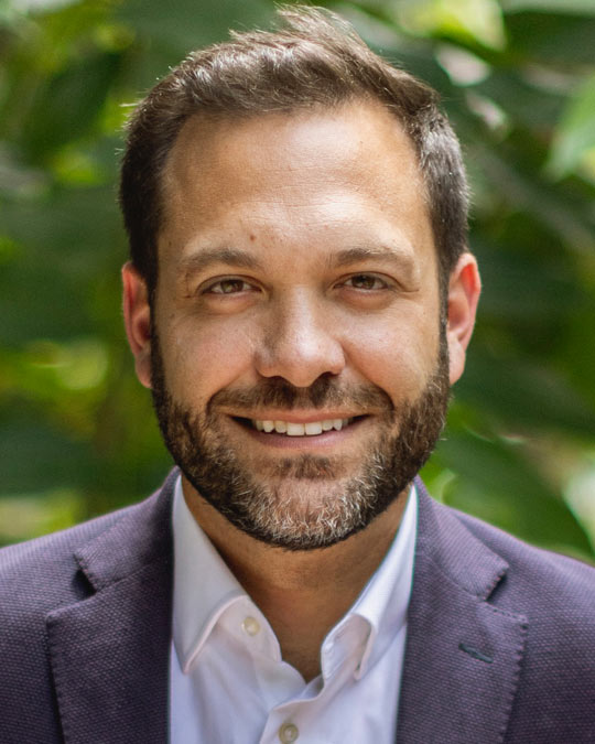Pete Proimos headshot