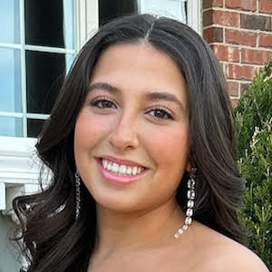 Headshot of Ariana Andreou