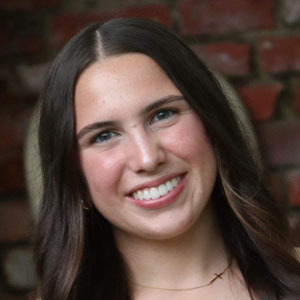 Headshot of Genevieve Mills