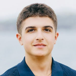 Headshot of Ari Bairaktaris