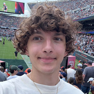 Headshot of Evan Vaupel